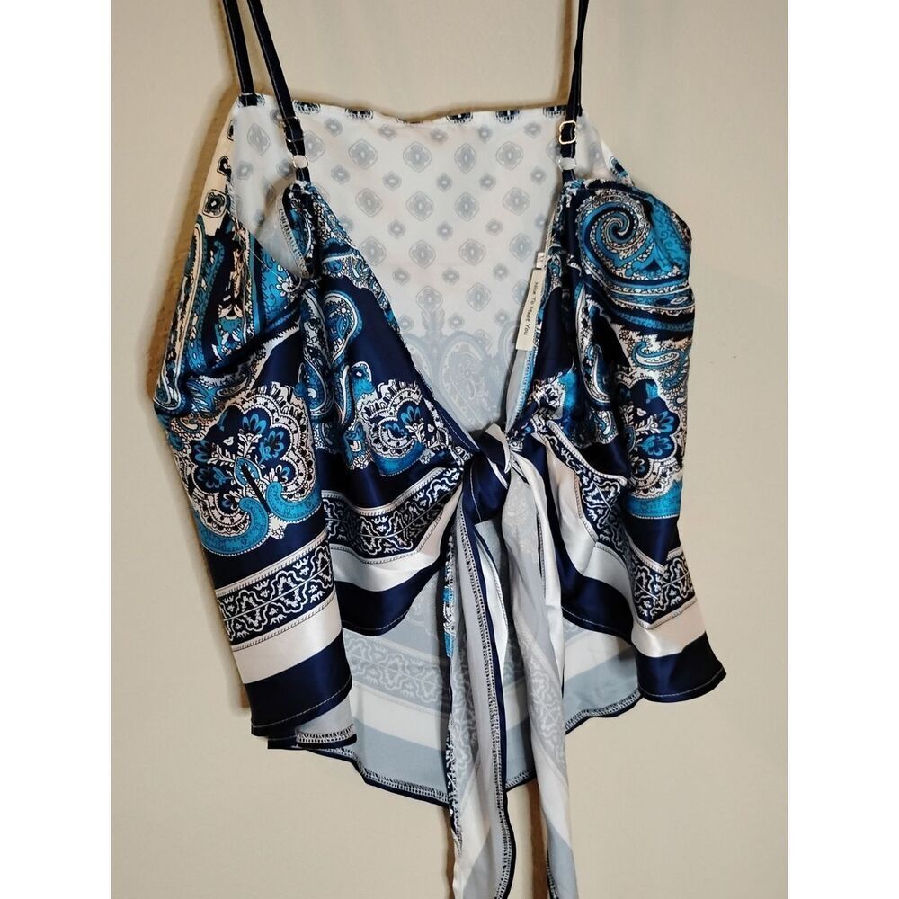 USED Nice To Meet You Handkerchief Top - Picture 2 of 4